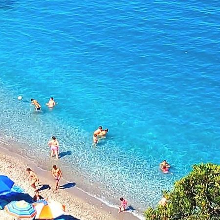 Sweet Sea View Apartment Савона Екстериор снимка