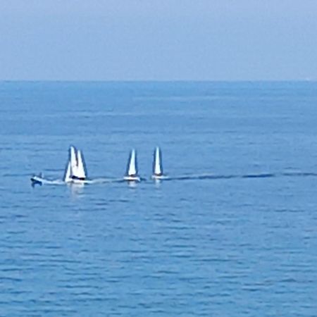 Sweet Sea View Apartment Савона Екстериор снимка