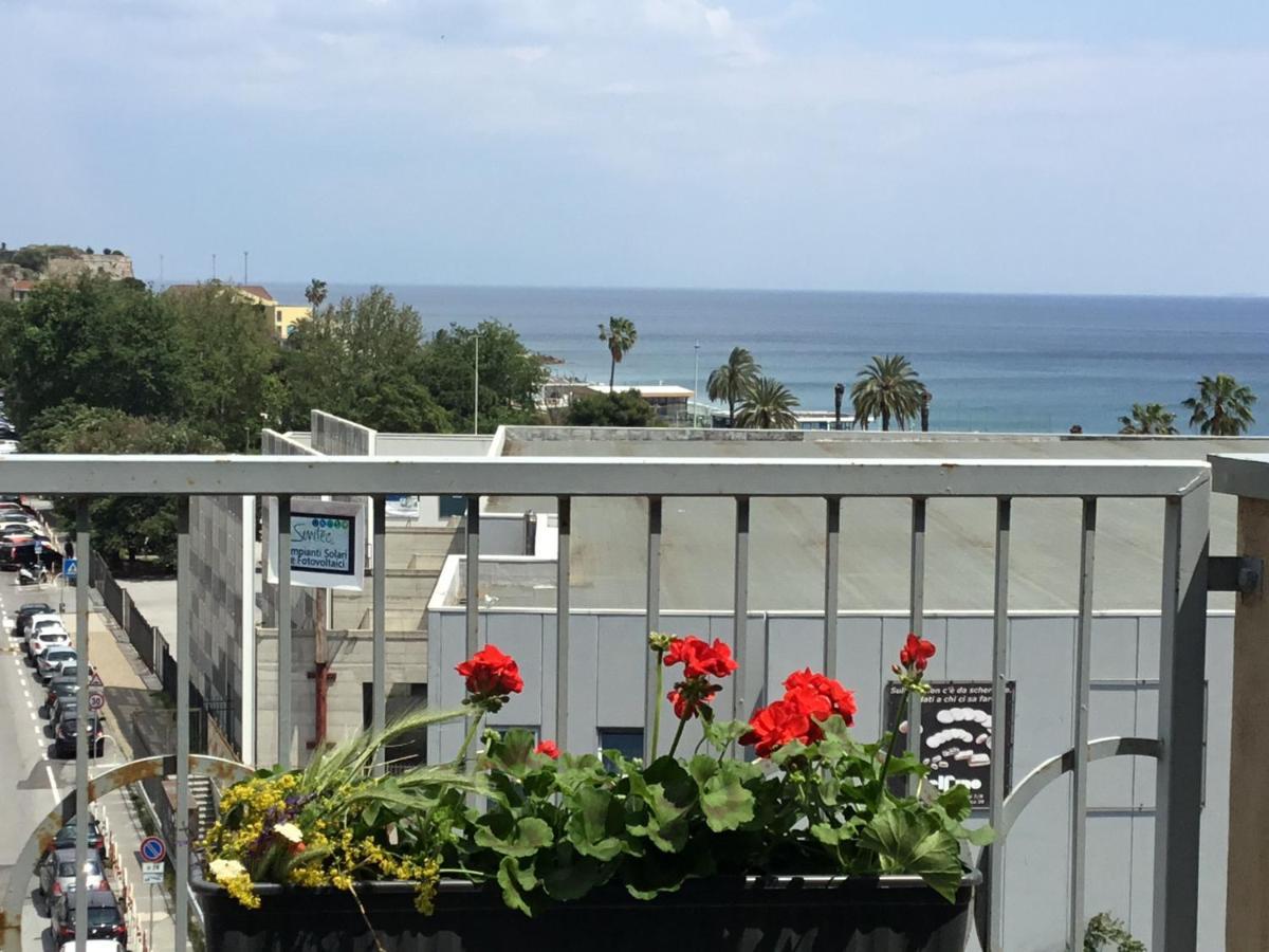 Sweet Sea View Apartment Савона Екстериор снимка