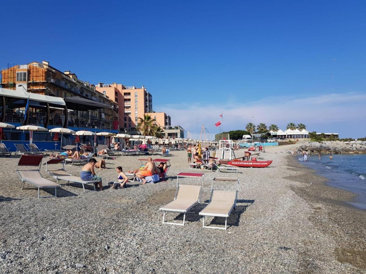 Sweet Sea View Apartment Савона Екстериор снимка
