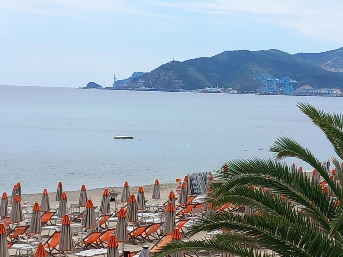 Sweet Sea View Apartment Савона Екстериор снимка