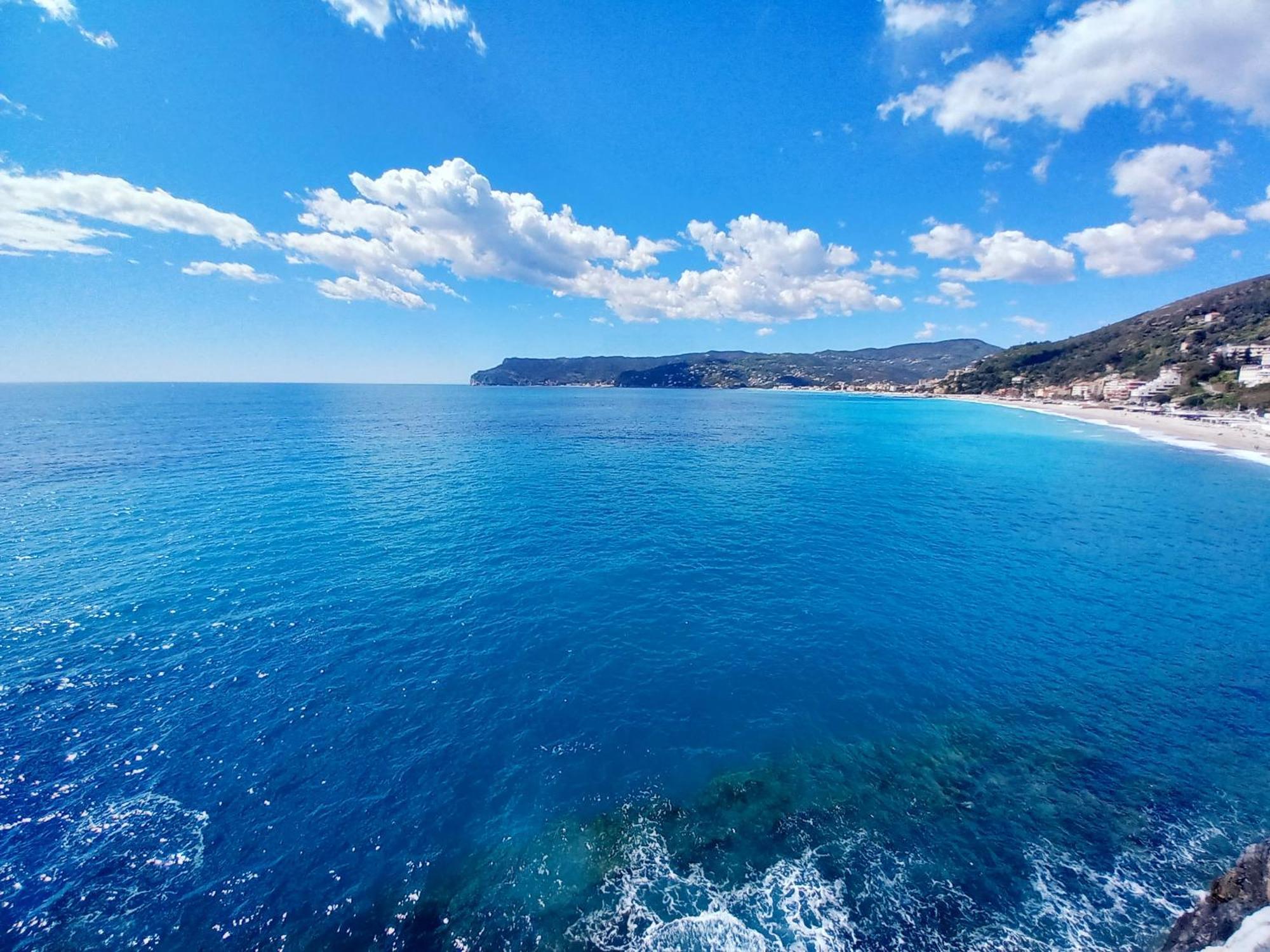 Sweet Sea View Apartment Савона Екстериор снимка