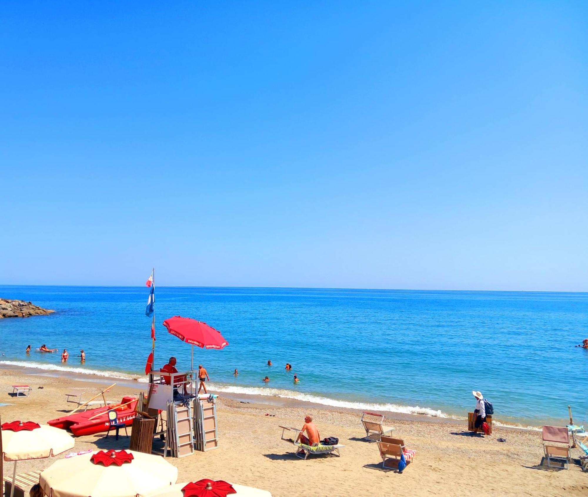 Sweet Sea View Apartment Савона Екстериор снимка